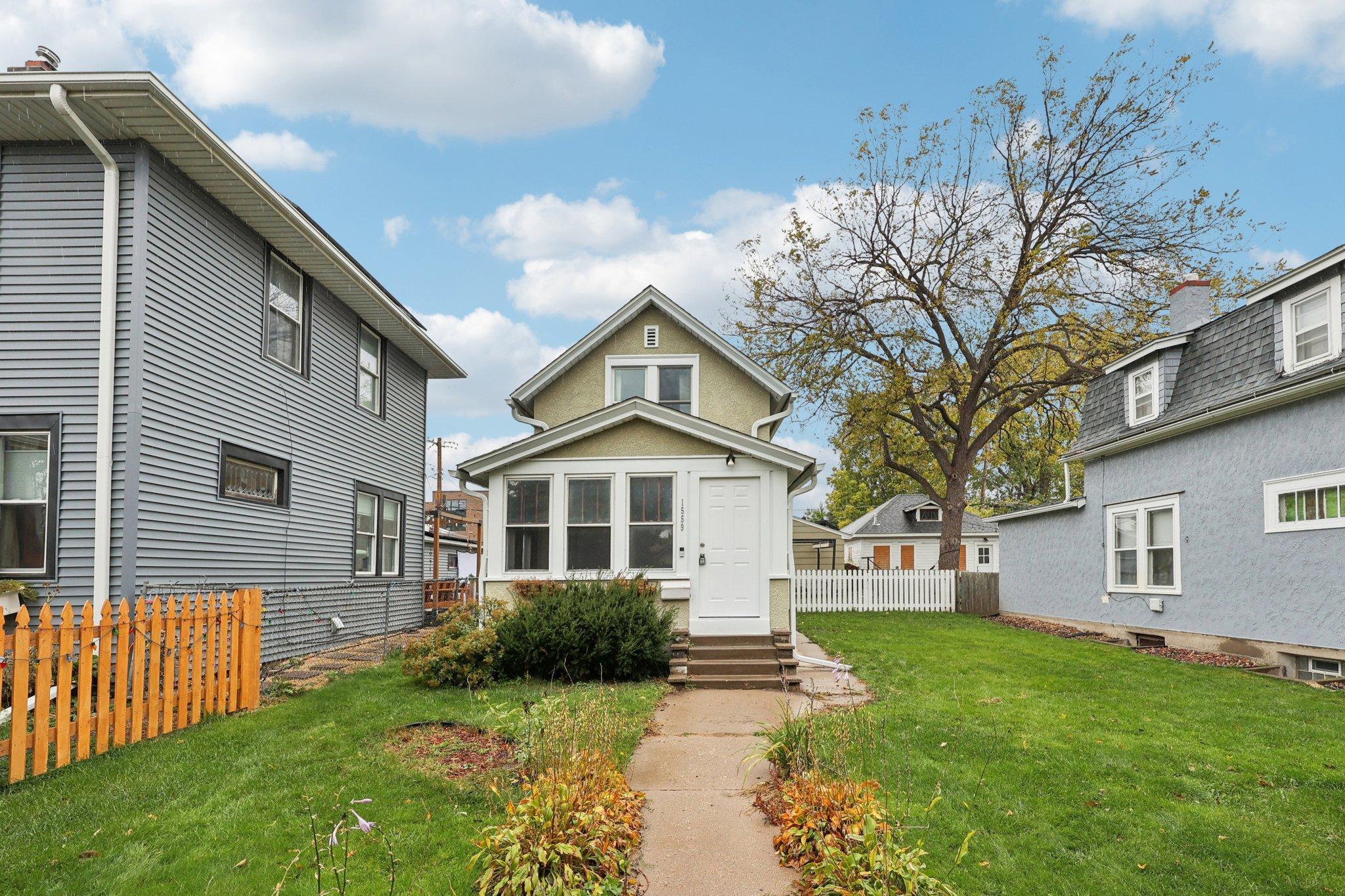 1559 Almond Ave - Exterior