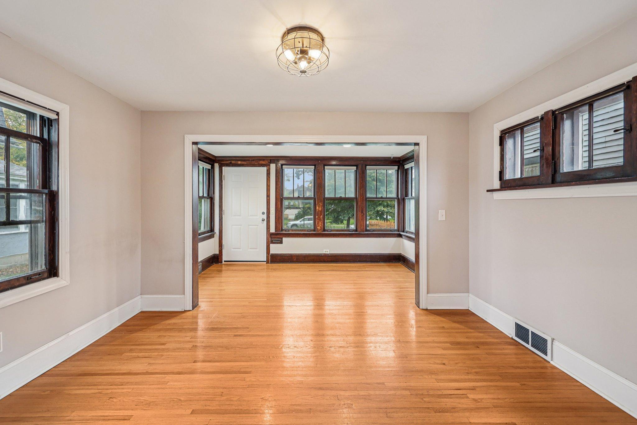 1559 Almond Ave - Main