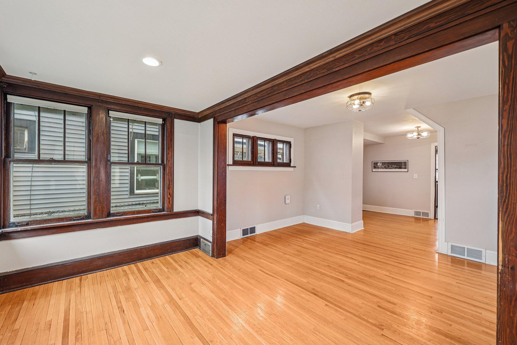 1559 Almond Ave - Main