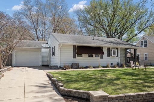 Welcome Home to this spectacular rambler located in the Armatage neighborhood of Minneapolis. Let's take a closer look at all the wonderful features of this home.