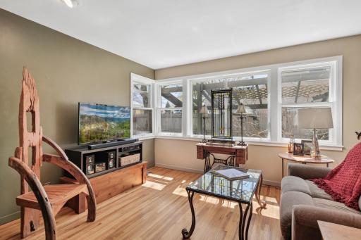 Let the amazing natural light shine through the south facing windows into the living room. Hardwood floors add to the ambiance.