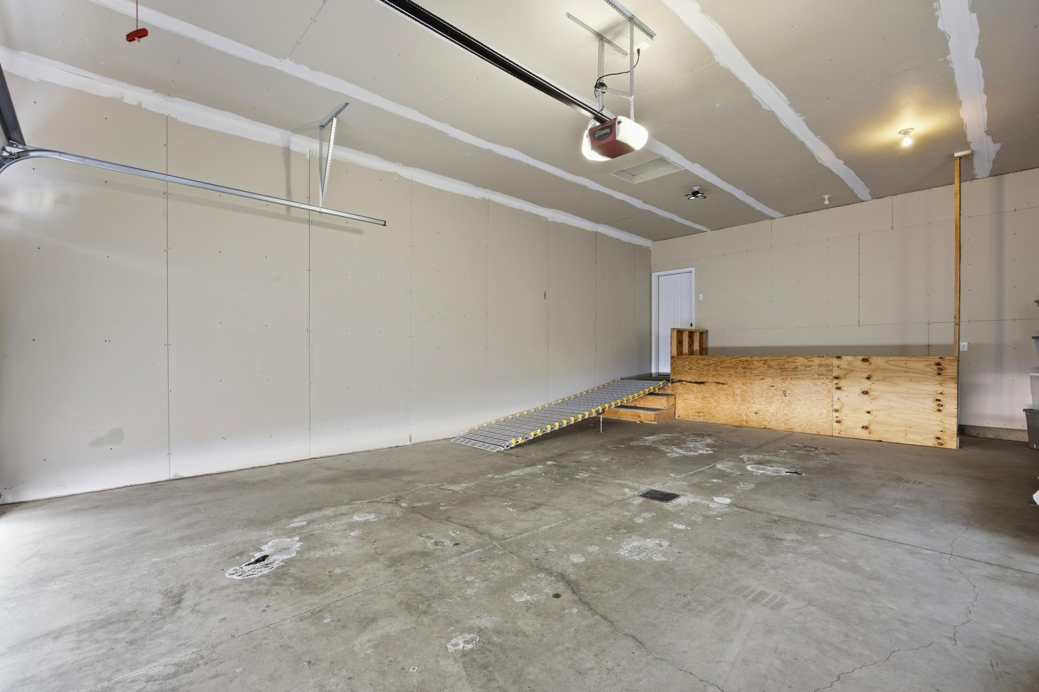 Garage- Ramp Negotiable