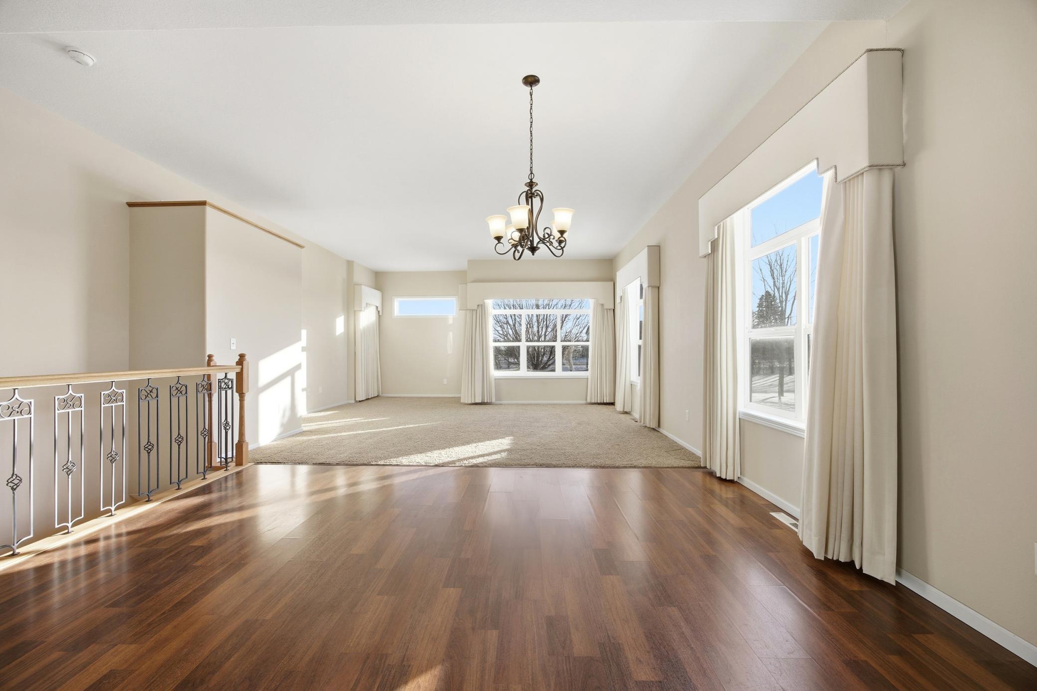 Living Room/Dining Area