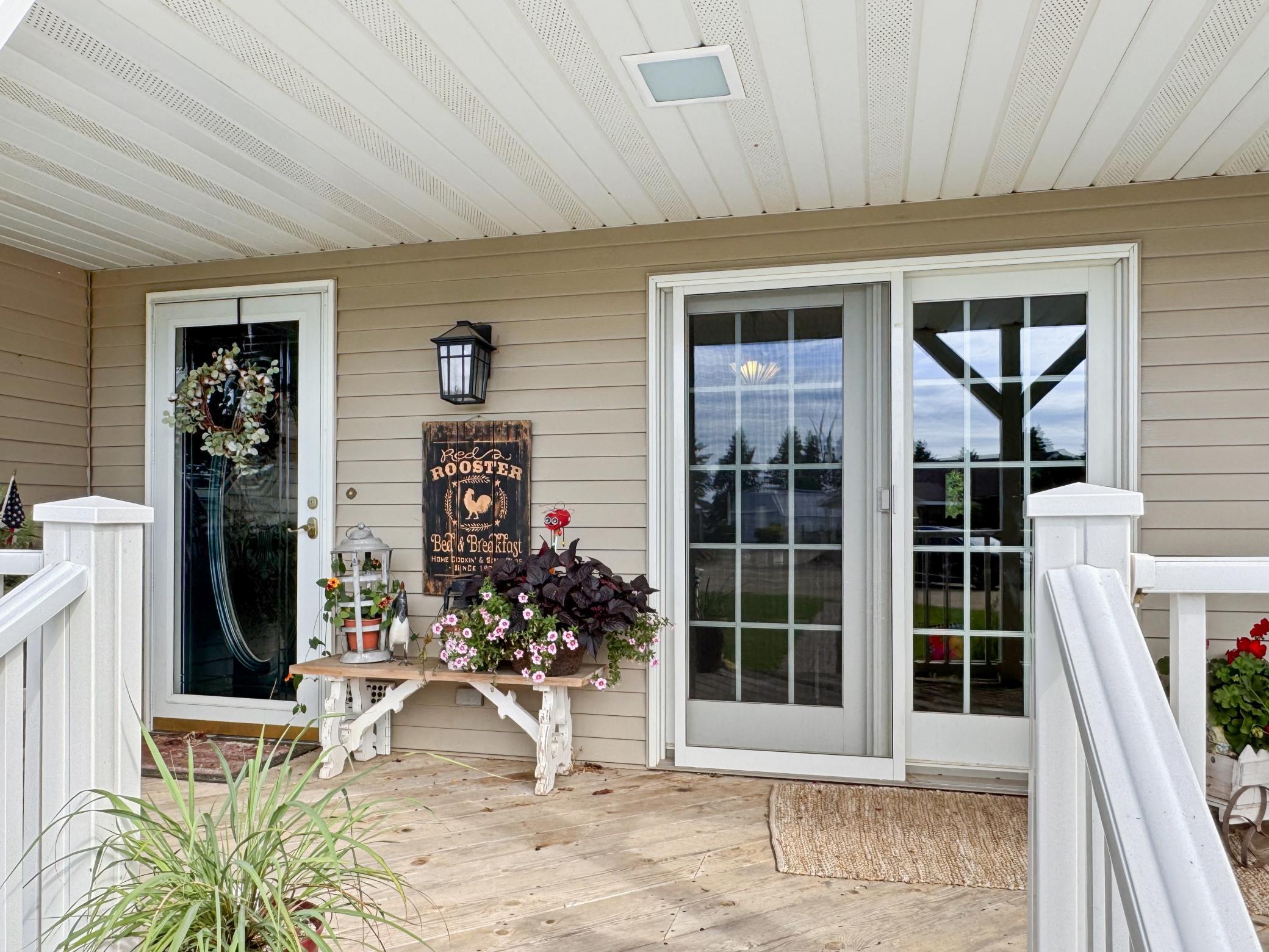 Very inviting front porch
