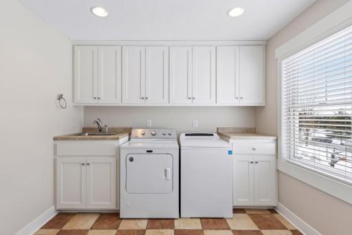 2655 Cottage Grove Place, Woodbury, MN 55129