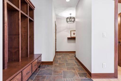 2655 Cottage Grove Place, Woodbury, MN 55129
