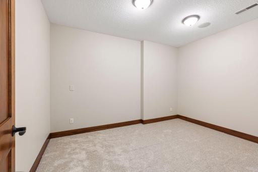 2655 Cottage Grove Place, Woodbury, MN 55129