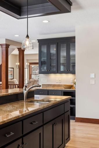 2655 Cottage Grove Place, Woodbury, MN 55129