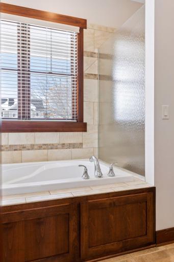 2655 Cottage Grove Place, Woodbury, MN 55129