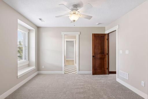 2655 Cottage Grove Place, Woodbury, MN 55129