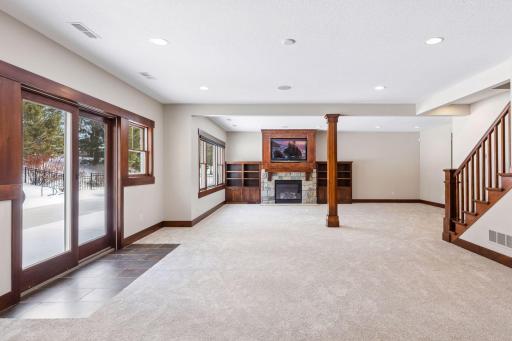 2655 Cottage Grove Place, Woodbury, MN 55129