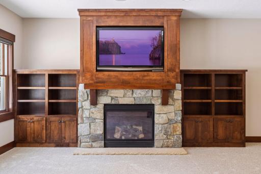 2655 Cottage Grove Place, Woodbury, MN 55129