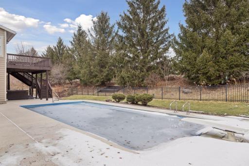 2655 Cottage Grove Place, Woodbury, MN 55129