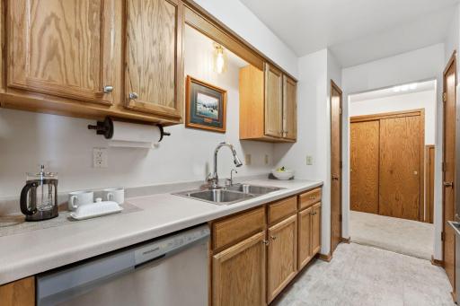 2220 Midland Grove Road, 112, Roseville, MN 55113