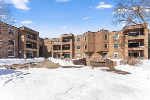 2220 Midland Grove Road, 112, Roseville, MN 55113