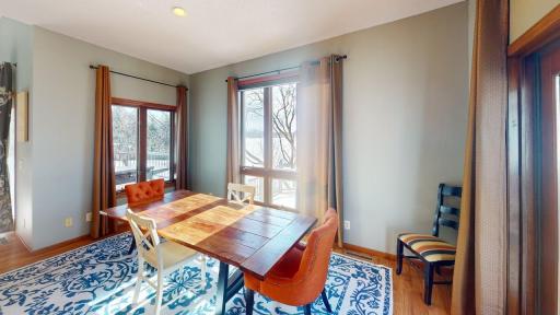 Light/bright dining room w/access to deck