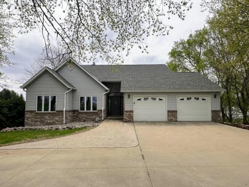 Well maintained 6BR/3BA one story on Spring Lake in Dassel