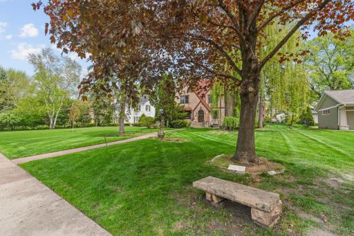 504 Mississippi River Boulevard S, Saint Paul, MN 55116