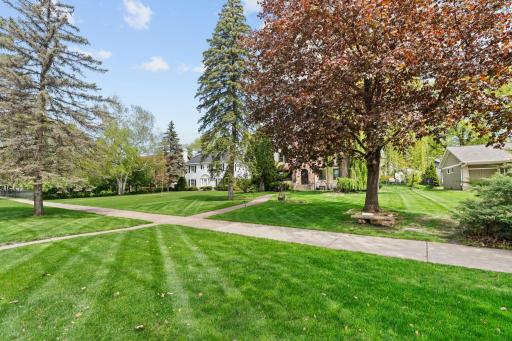 504 Mississippi River Boulevard S, Saint Paul, MN 55116