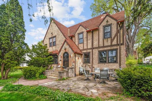 504 Mississippi River Boulevard S, Saint Paul, MN 55116