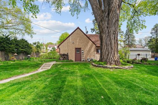 504 Mississippi River Boulevard S, Saint Paul, MN 55116