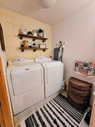 807 8th Street SW, Pipestone, MN 56164