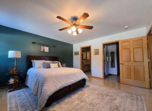 Primary suite features walk in closet and private bath!