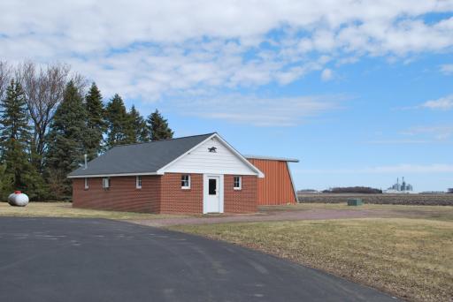 2404 State Highway 15, Truman, MN 56088