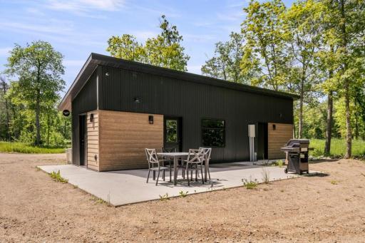 'The local'- shared space with 2 private bathrooms, kitchen, dining