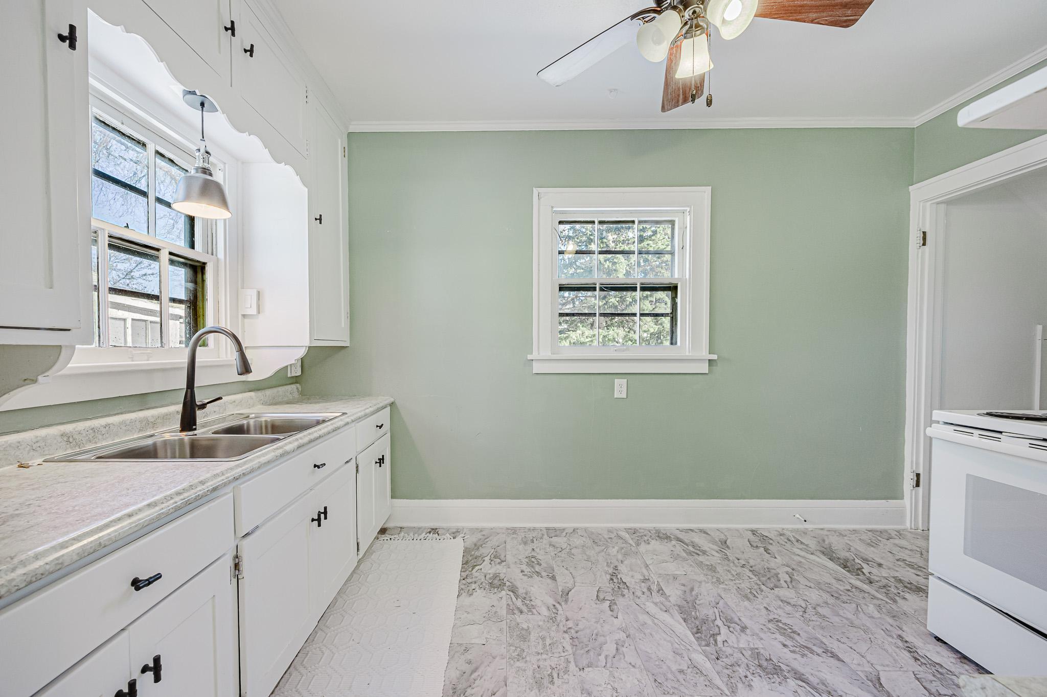 912 11th St. S., Morehead-9.jpg