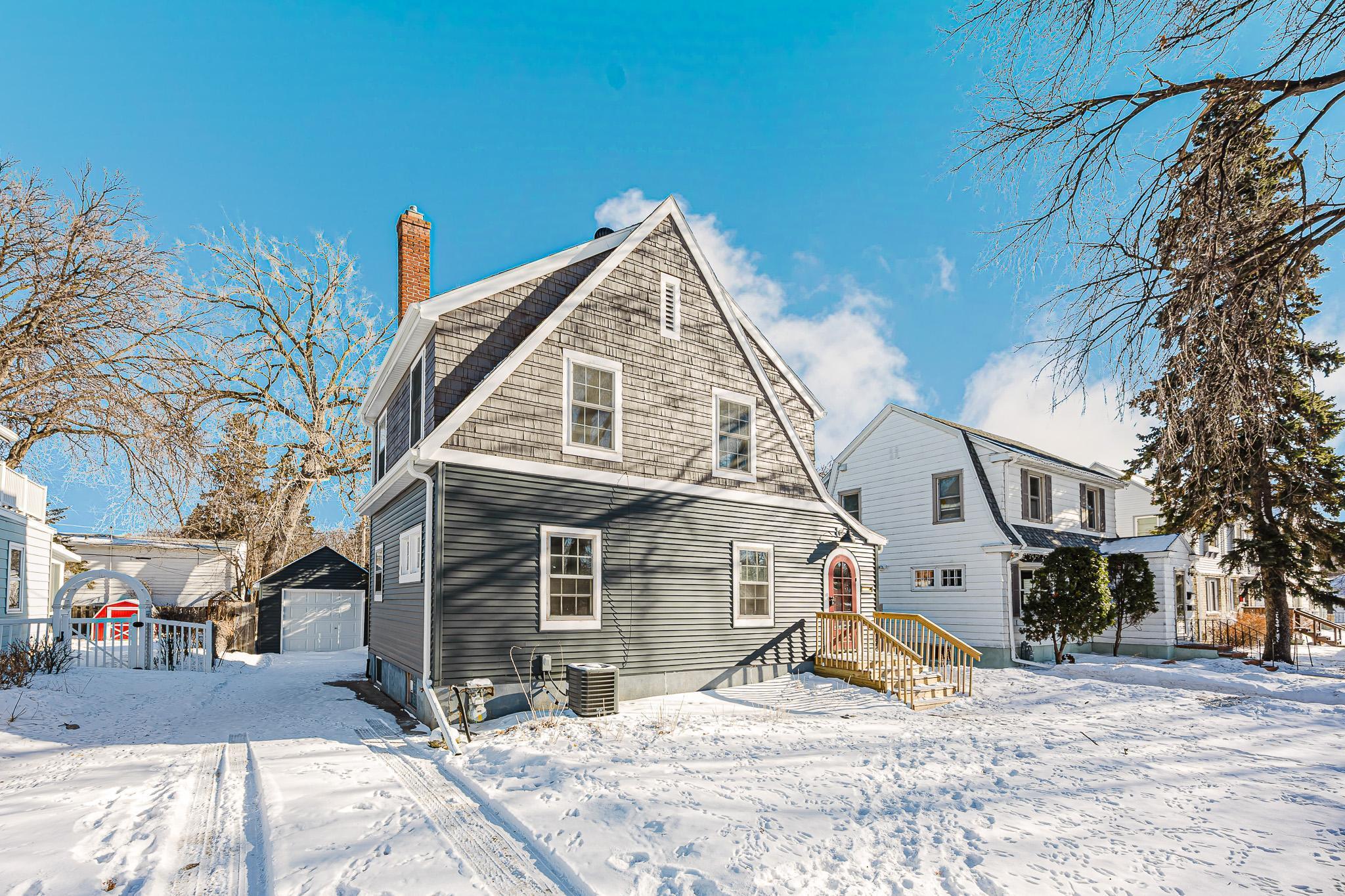 912 11th St. S., Morehead-37.jpg