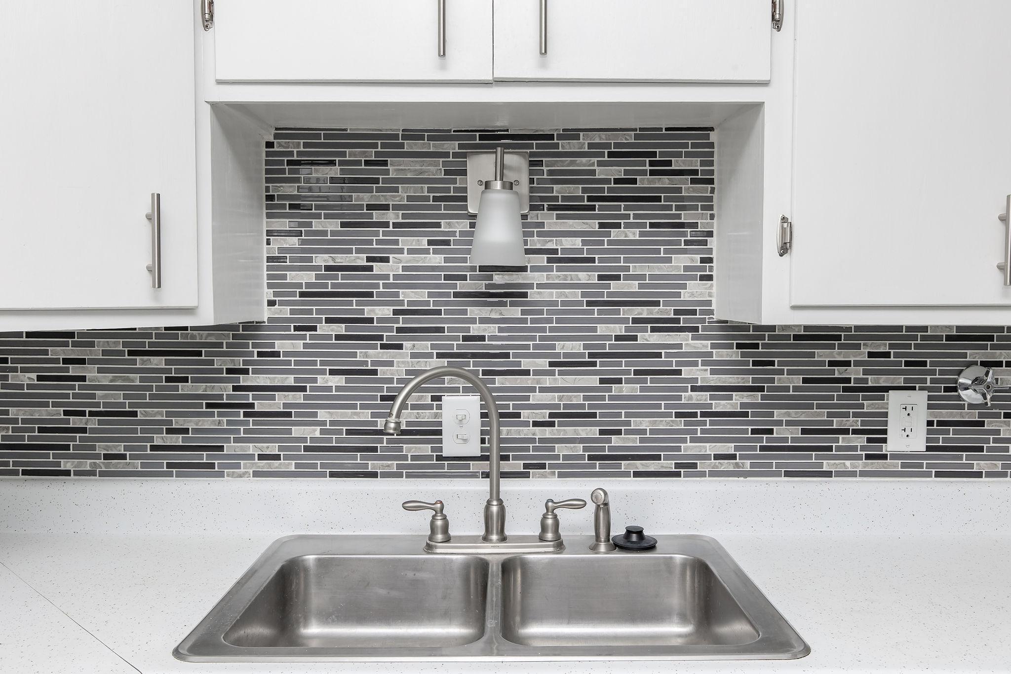 Kitchen backsplash
