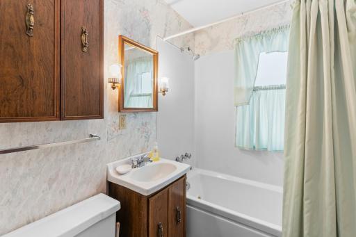 Full bath with Jacuzzi tub.