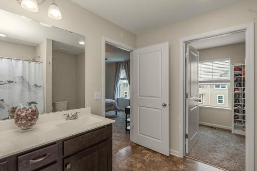 8720 Granite Circle, Woodbury, MN 55129
