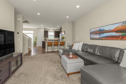 8720 Granite Circle, Woodbury, MN 55129