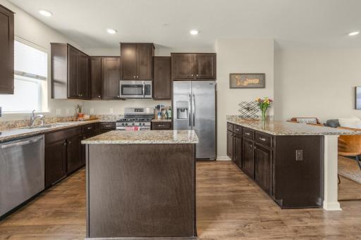 8720 Granite Circle, Woodbury, MN 55129