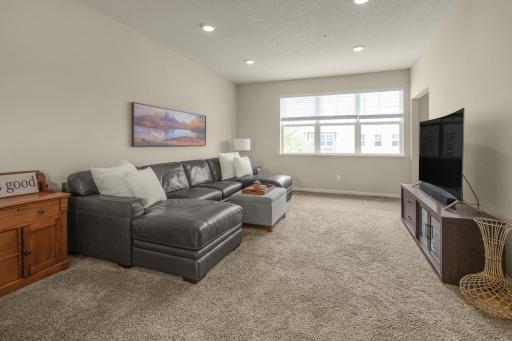 8720 Granite Circle, Woodbury, MN 55129