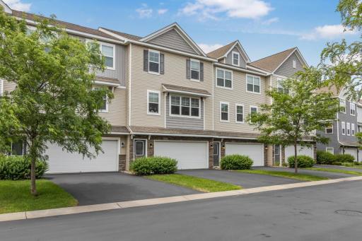 8720 Granite Circle, Woodbury, MN 55129