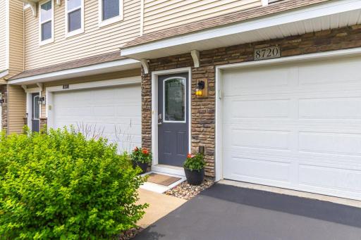 8720 Granite Circle, Woodbury, MN 55129