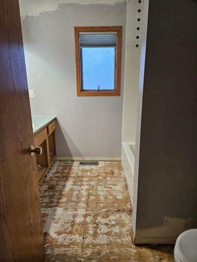 Upper level bathroom