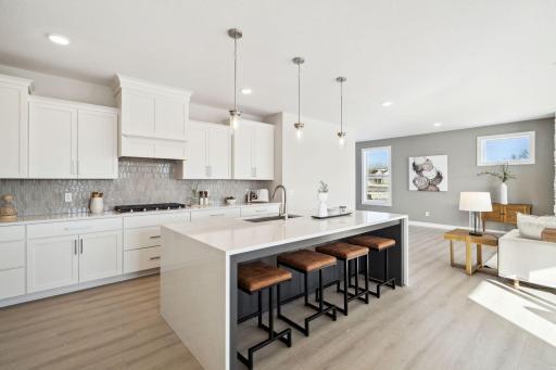 Kitchen Gourmet with Quartz Countertops - Similar Home