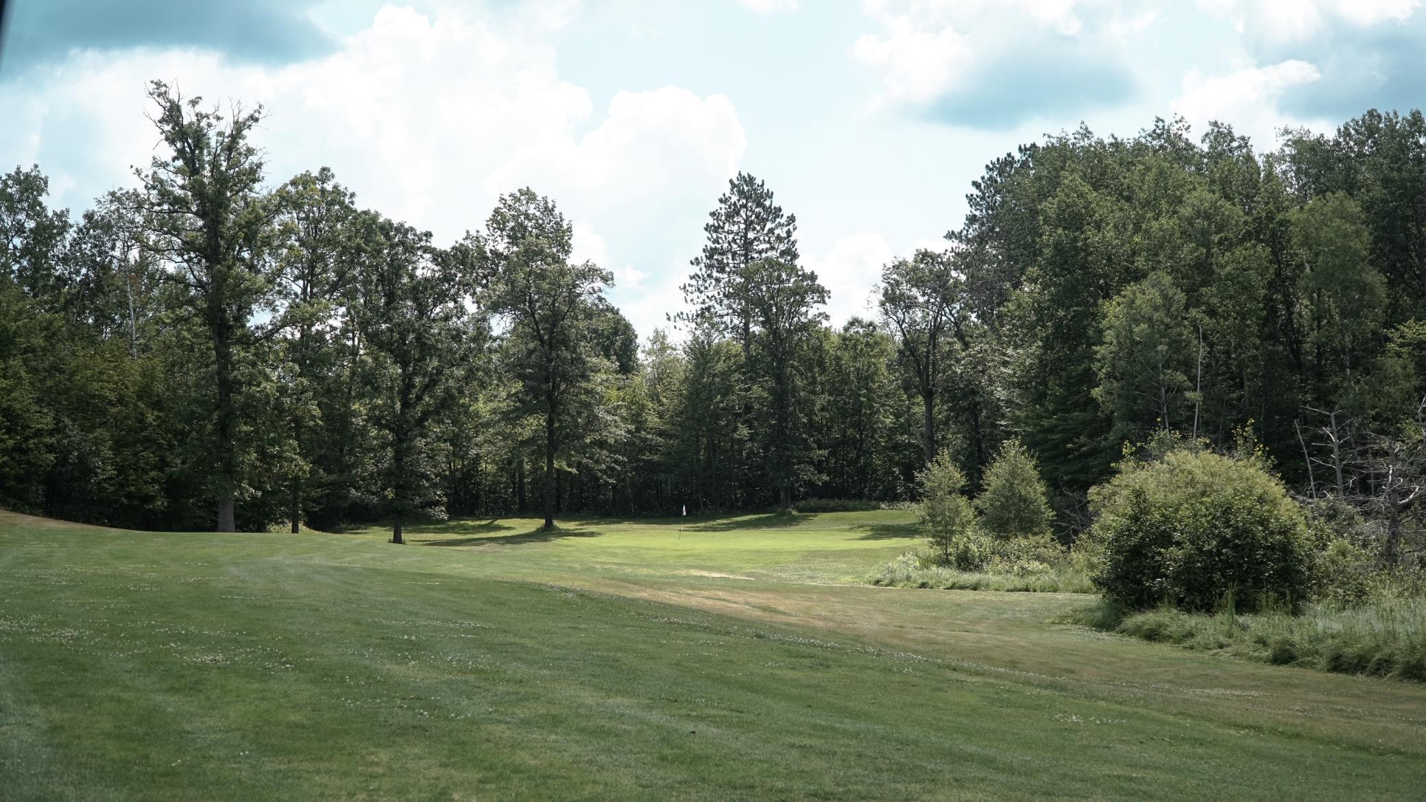 Approach shot on 5