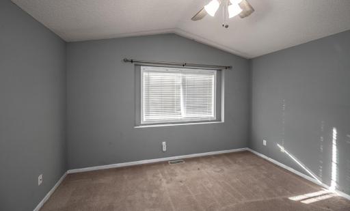 15717 Fjord Ave Apple Valley-large-015-015-Primary Bedroom Ensuite-1500x907-72dpi.jpg
