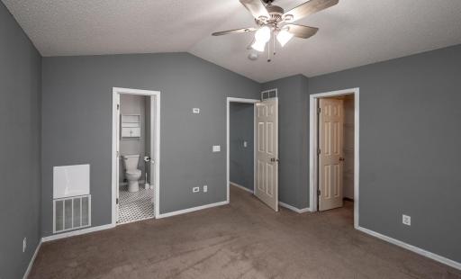 15717 Fjord Ave Apple Valley-large-016-020-Primary Bedroom Ensuite-1500x911-72dpi.jpg