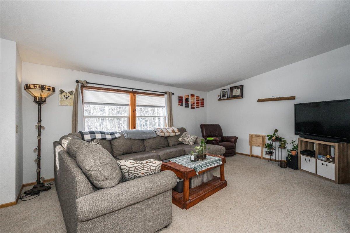 09-Living Room.jpg
