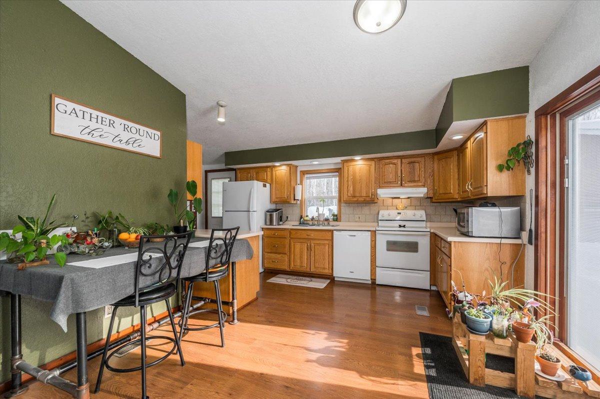 08-Kitchen.jpg