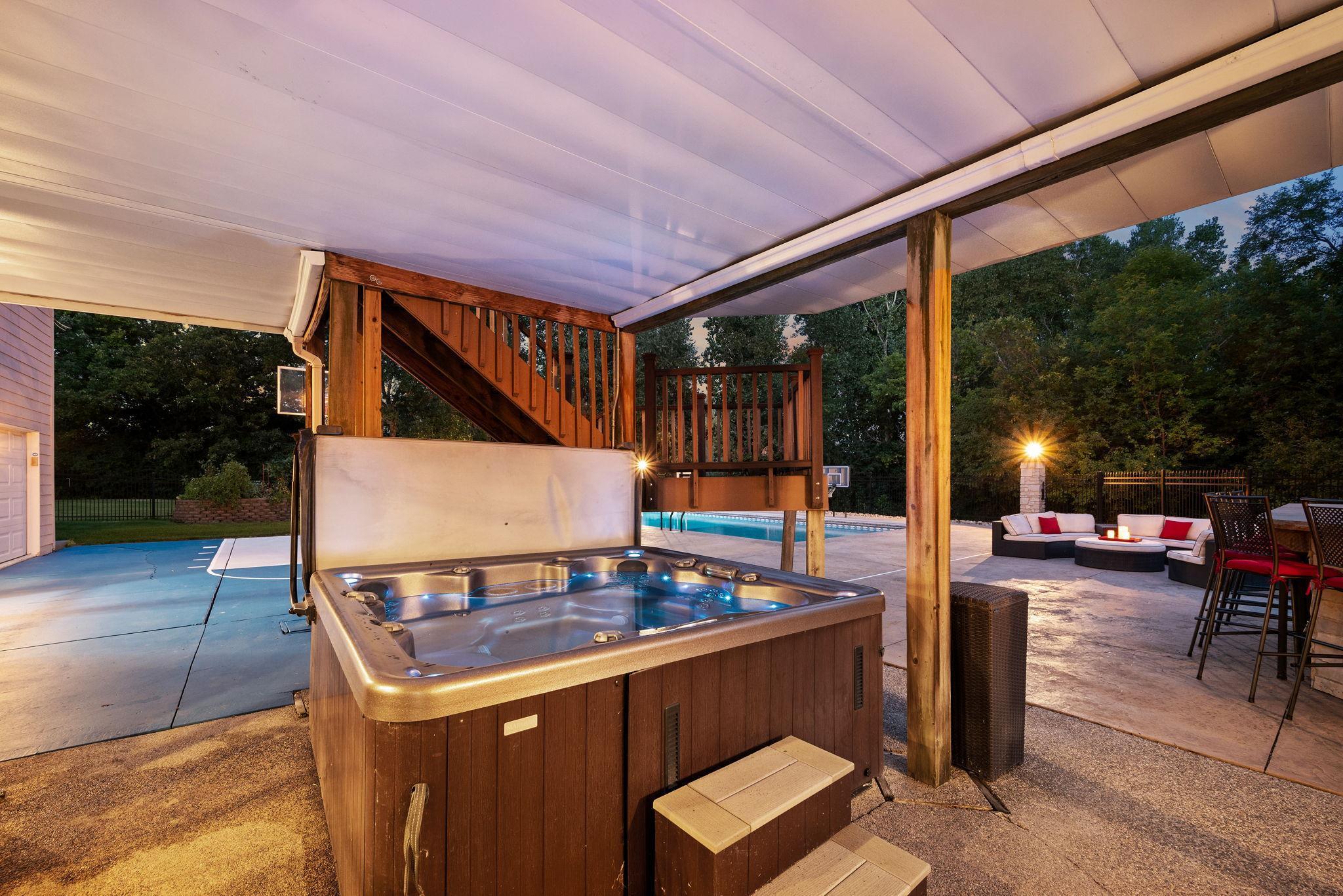 Hot tub for cool Minnesota nights