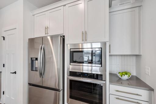10261 Shadyview Lane N, Maple Grove, MN 55311