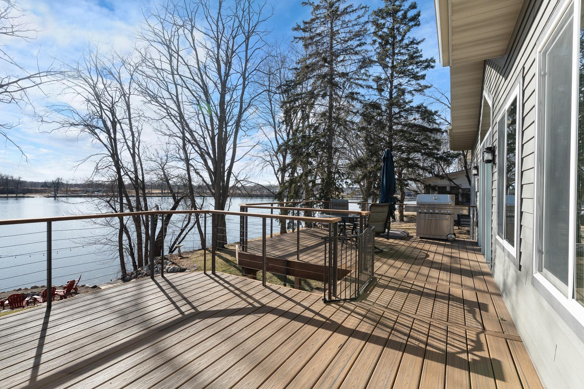 Natural gas BBQ grill (no LP tanks).