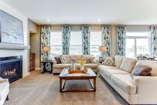 Another great angle of the open spaces in this main level, what a spectacular house for entertaining.